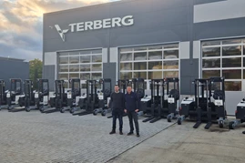 Terberg Kinglifter Delivers 9 New Kinglifters to DB Schenker
